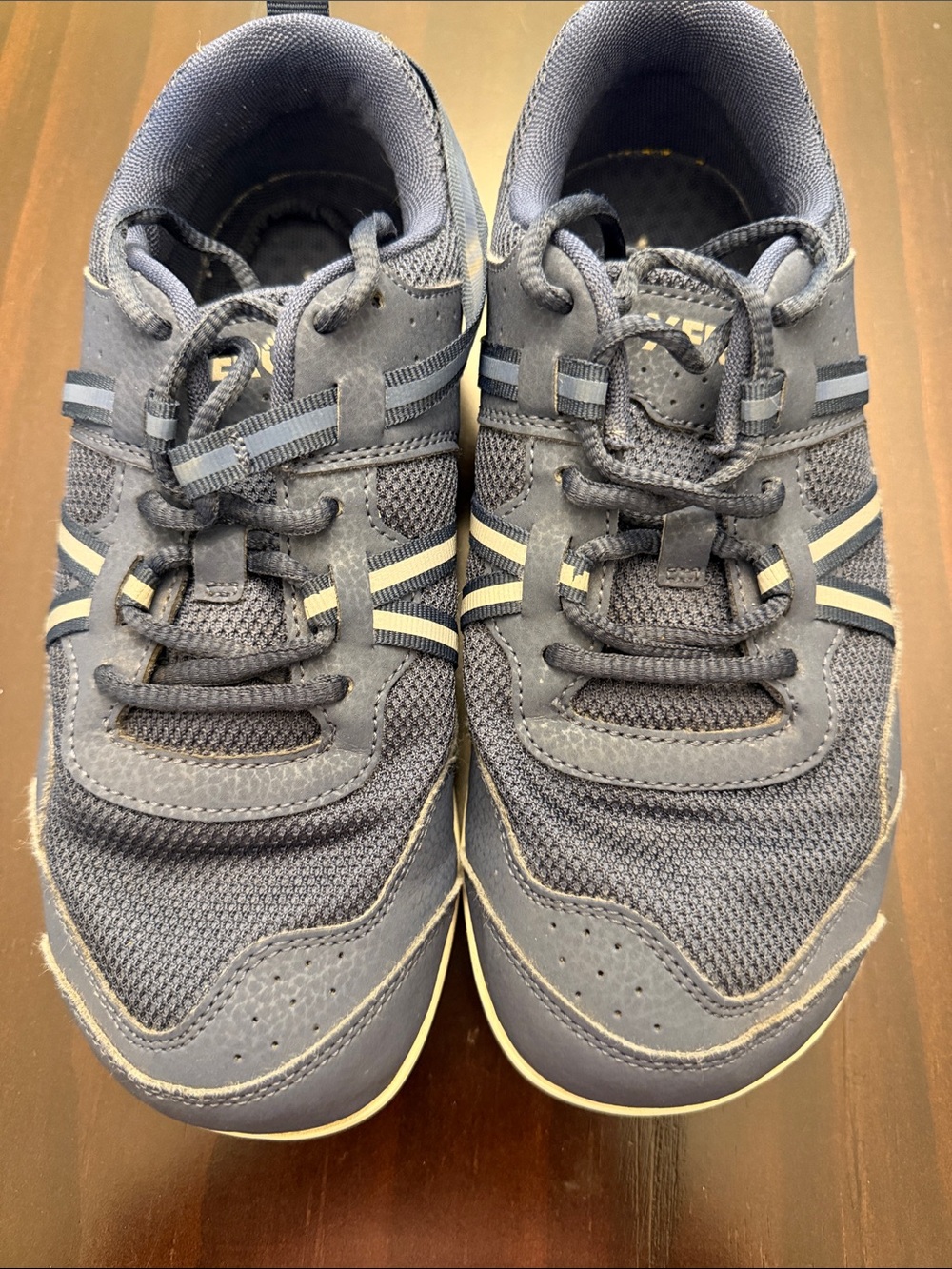 Woman’s Navy Xero Prio Sneakers